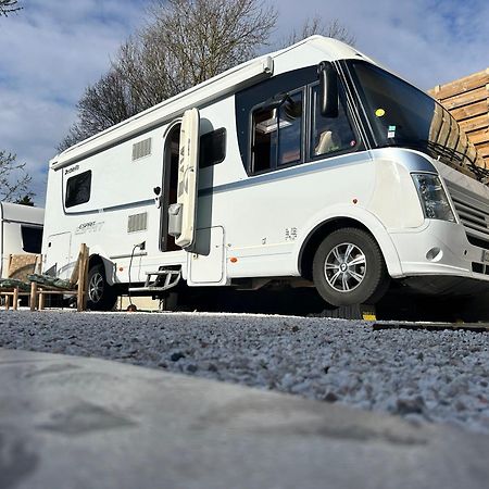 Terrain De Loisirs En Plein Centre De Lievin Camping Car Exterior photo